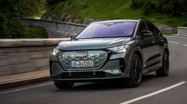 Audi Q4 e-tron Sportback - front action