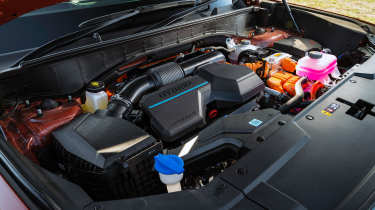 Hyundai Santa Fe - engine bay