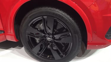 Audi SQ7 red - wheel