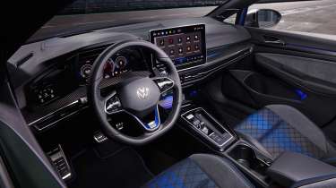 Volkswagen Golf R - cabin