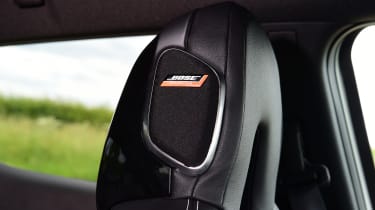 Nissan Juke Hybrid - Bose headrest sound system