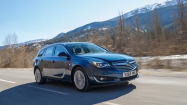 Vauxhall Insignia Sports Tourer Whisper diesel - front tracking 2