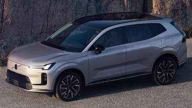 Volvo XC70 - front angled