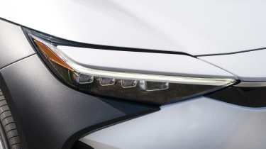 Toyota bZ4X - headlights