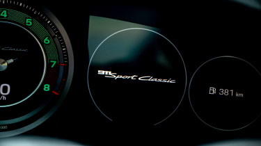 Porsche 911 Sport Classic - dials detail