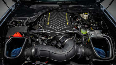 RTR Ford Mustang - engine 