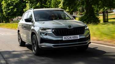 Skoda Karoq - front tracking