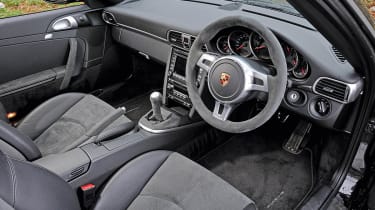Porsche 911 GTS Cabriolet interior