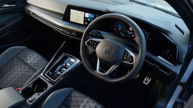 Volkswagen Golf Black Edition - dash