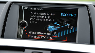 BMW 320d EfficientDynamics display