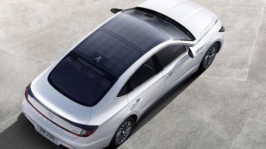 Hyundai Sontara solar panel