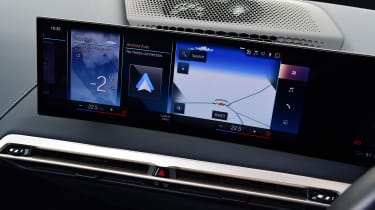 BMW iX - touchscreen