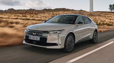 DS No4 E-Tense - front tracking