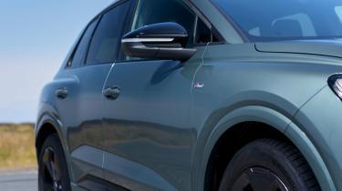 Audi Q4 e-tron - side profile