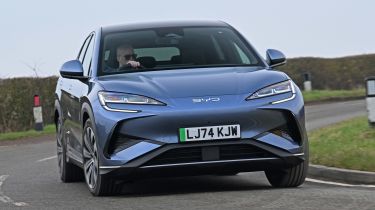 BYD Sealion 7 - front cornering