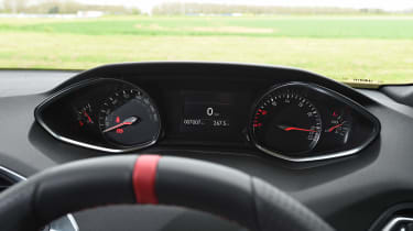 Peugeot 308 GTi - dials