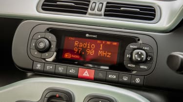 Fiat Panda Cross - radio head unit