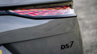 DS 7 - tail-lights