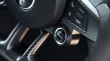 Maserati MC20 - steering wheel controls