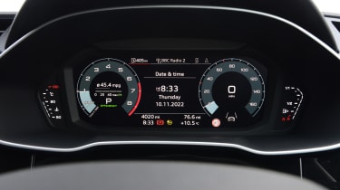 Audi Q3 - dash screen