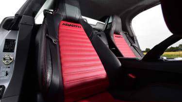 Abarth 124 GT - seats