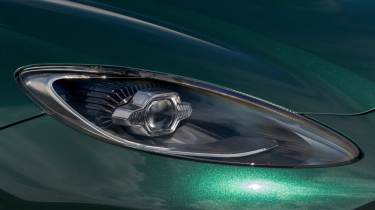 Aston Martin DBX707 - front light