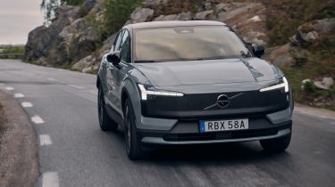 Volvo EX30 Cross Country - front cornering