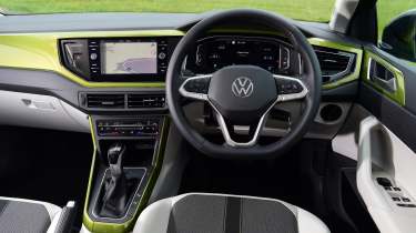 Used Volkswagen Taigo - dash