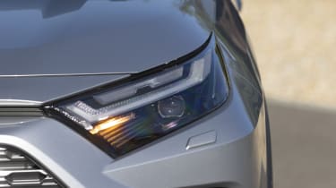Toyota RAV4 head light