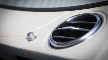 Mercedes S-Class vent