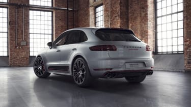 Porsche Macan Turbo Exclusive Performance Edition in silver rear