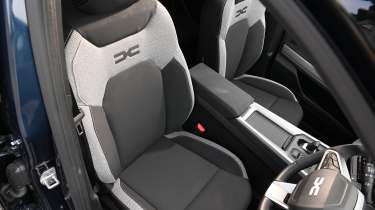 Dacia Bigster - front seats 
