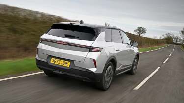 Vauxhall Grandland Hybird - rear tracking 