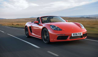 Porsche 718 Boxster front tracking