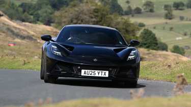 Lotus Emira Turbo SE - front action