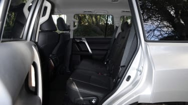 New Toyota Land Cruiser 2014 seats
