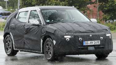 Hyundai Ioniq 2 - wet front 3/4