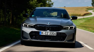 BMW 3 Series.- full front