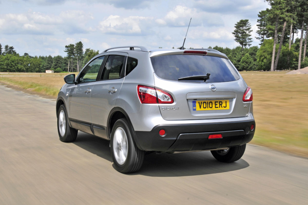Nissan QASHQAI Visia 2.0 dCi Review Group Test Auto Express