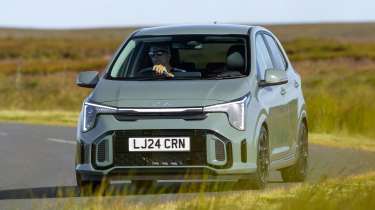 Kia Picanto facelift UK - action