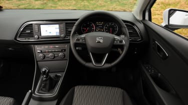 SEAT Leon 1.6 TDI SE interior