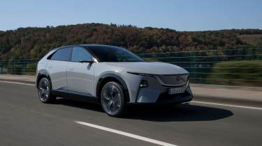 Mazda CX-6e - front action
