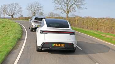 Premium electric SUV supertest - BMW and Tesla rear tracking