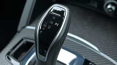 Alfa Romeo Stelvio Quadrifoglio - drive selector