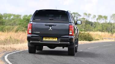 Mitsubishi L200 - rear cornering