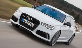 Audi RS6 Avant front tracking
