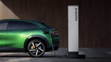 Xiaomi YU7 - charging