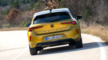 Vauxhall Astra facelift - full rear