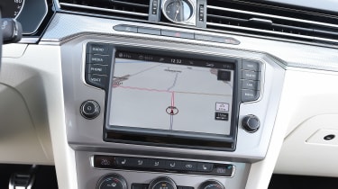 VW Passat Alltrack 2015 screen