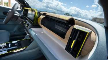 Fiat Grande Panda Hybrid La Prima - trim